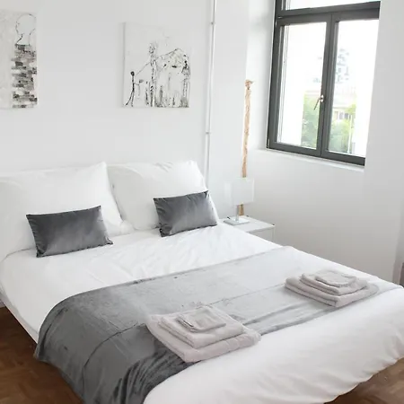 Business Apartment *